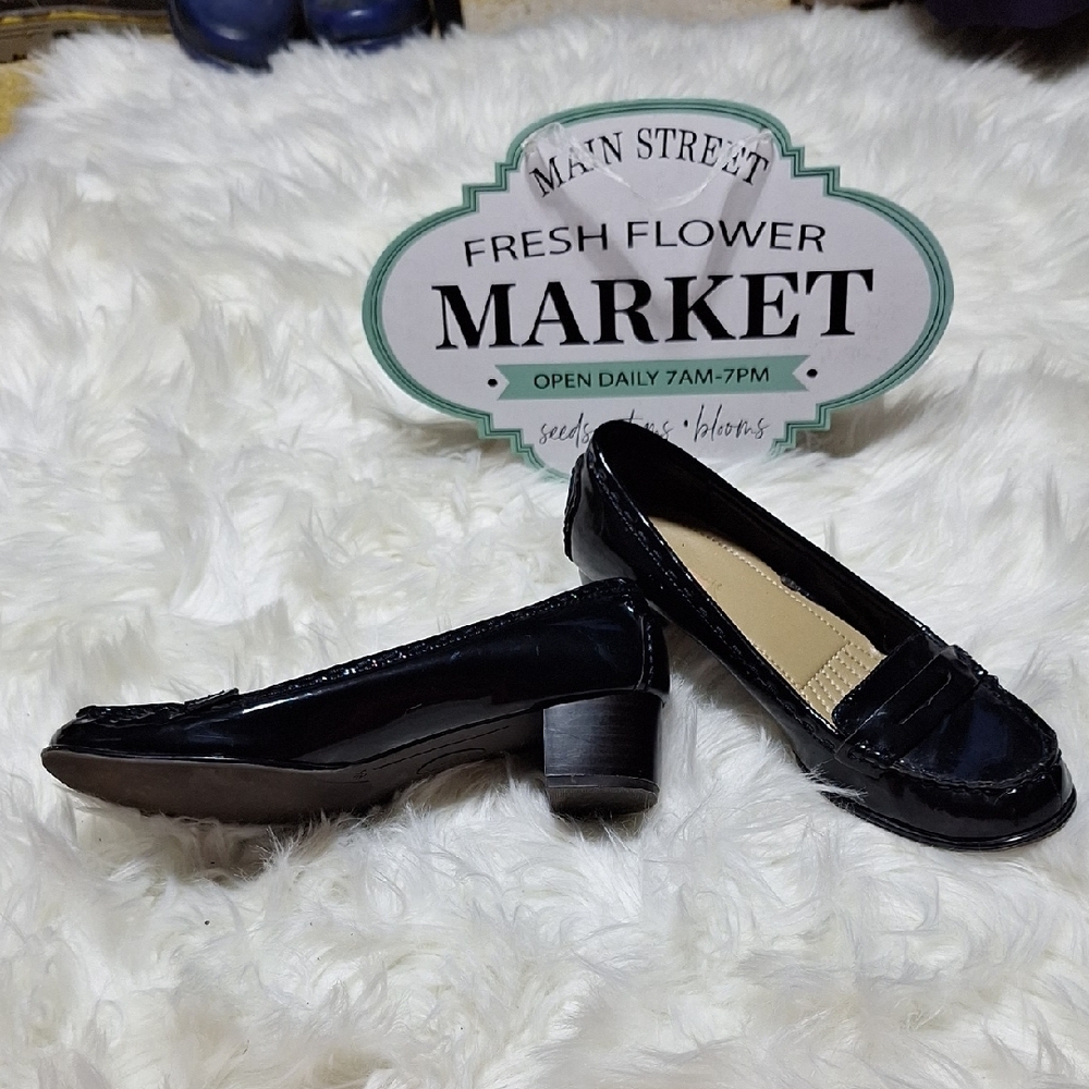 Easy Spirit Shiny Black Loafers